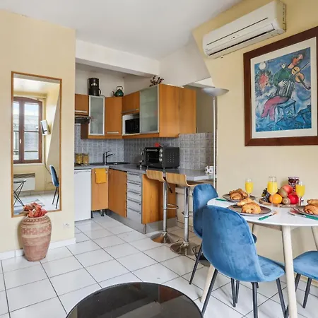 Bnbnova - Eiffel Tower & Faubourg - 1br Lägenhet