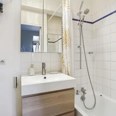 Bnbnova - Eiffel Tower & Faubourg - 1br Lägenhet *